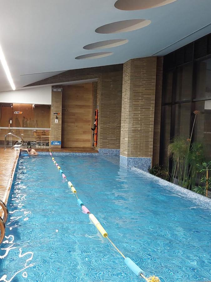 Toscano S Aparta Estudio Hospedaje Amoblado Torre 2 Equilibrium Bogotá Esterno foto